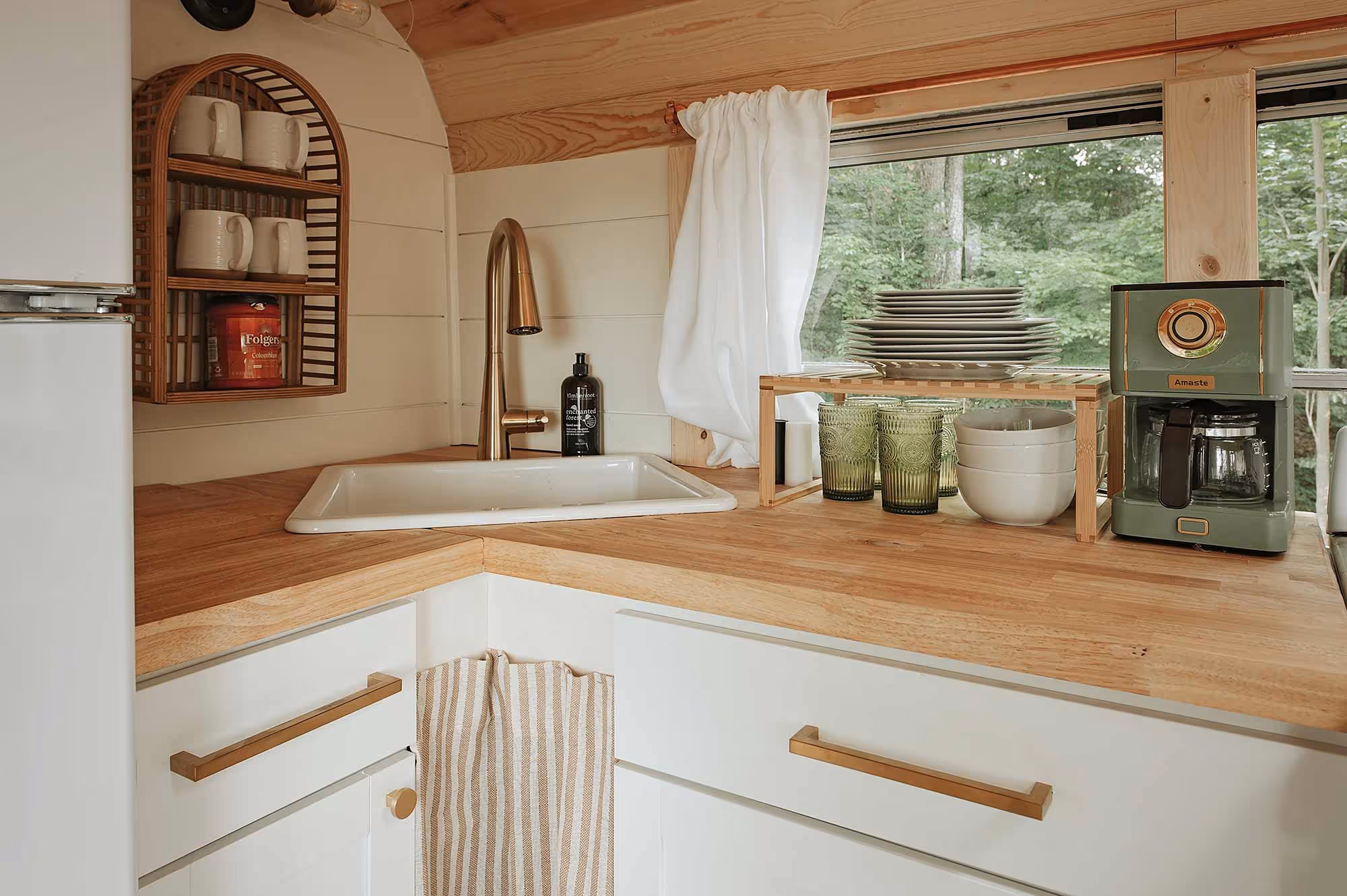 684b266a1c75c888c605c805 skoolie snuggle bus tennessee glamping 23 1